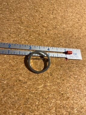 Simple Circular Metal Brooch - Silver Tone